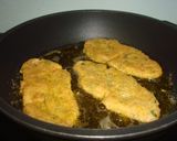 Foto del paso 3 de la receta: Filetes de pavo empanados