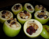Foto del paso 4 de la receta: Manzanas asadas con arándanos y almíbar de vainilla a las especias