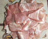Foto del paso 1 de la receta: Secreto ibérico con cebollitas francesas y dados de patatas