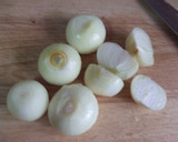 Foto del paso 3 de la receta: Secreto ibérico con cebollitas francesas y dados de patatas