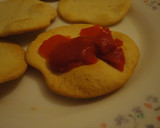 Foto del paso 1 de la receta: Canapés de anchoas, tetilla y pimientos