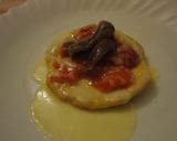 Foto del paso 3 de la receta: Canapés de anchoas, tetilla y pimientos