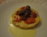 Foto del paso 3 de la receta: Canapés de anchoas, tetilla y pimientos
