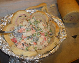 Foto del paso 10 de la receta: Tarta de ensalada rusa y rollitos de pionono con jamón y queso