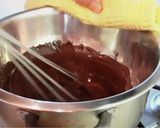 Foto del paso 1 de la receta: Turrón de chocolate con avellanas