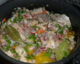Foto del paso 2 de la receta: Pollo al vino con beicon