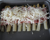 Foto del paso 3 de la receta: Espárragos blancos con pavo y gratinado de manchego