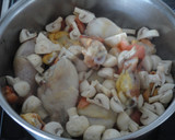 Foto del paso 3 de la receta: Pollo al vino blanco con champiñones