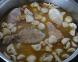 Foto del paso 4 de la receta: Pollo al vino blanco con champiñones
