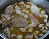 Foto del paso 4 de la receta: Pollo al vino blanco con champiñones
