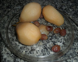 Foto del paso 2 de la receta: Peras y uvas en almíbar con crema de chocolate