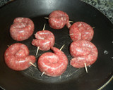 Foto del paso 1 de la receta: Brochetas de salchicha parrillera con crema de palta