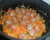 Foto del paso 5 de la receta: Macarrones con albóndigas al pimentón rellenas de aceitunas