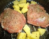 Foto del paso 3 de la receta: Carrilleras de cerdo asadas con patatas
