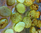 Foto del paso 3 de la receta: Dorada a la sal con patatas