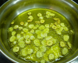 Foto del paso 2 de la receta: Bacalao con ajetes al pil pil
