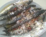 Foto del paso 1 de la receta: Sardinas a la plancha marinadas con flor de sal y especias
