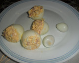 Foto del paso 3 de la receta: Muñecos de nieve de huevos rellenos