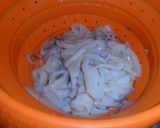 Foto del paso 1 de la receta: Calamares a la pimienta fritos