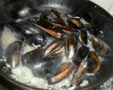 Foto del paso 2 de la receta: Mejillones con trampó