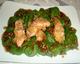 Foto del paso 4 de la receta: Ensalada de espinacas con salmón y vinagreta de nueces