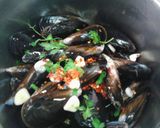 Foto del paso 2 de la receta: mejillones con copos de chile