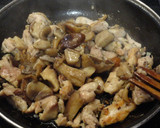 Foto del paso 2 de la receta: Revuelto de pollo y setas cultivadas