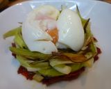 Foto del paso 9 de la receta: Nido de huevo escalfado,ajos frescos y pimientos