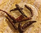 Foto del paso 2 de la receta: Chilaquiles rojos