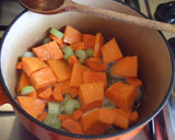 Foto del paso 2 de la receta: Crema de calabacín y calabaza al garam masala