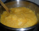 Foto del paso 4 de la receta: Polenta con queso cremoso y salchichas en salsa de tomate