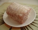 Foto del paso 1 de la receta: Lomo de cerdo mechado con salsa de tomate