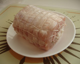 Foto del paso 1 de la receta: Lomo de cerdo mechado con salsa de tomate