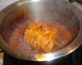 Foto del paso 7 de la receta: Lomo de cerdo mechado con salsa de tomate