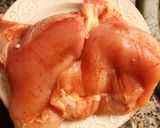 Foto del paso 1 de la receta: Pollo con salsa de ajos y limas