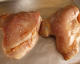 Foto del paso 4 de la receta: Pollo con salsa de ajos y limas
