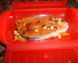 Foto del paso 3 de la receta: Salmón asado con frutos secos