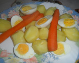 Foto del paso 1 de la receta: Patatas y huevos hervidos al orégano