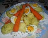 Foto del paso 2 de la receta Patatas y huevos hervidos al orégano
