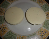 Foto del paso 2 de la receta: Montaditos de queso y huevo de codorniz