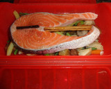Foto del paso 2 de la receta: Salmón con verduras a la vainilla y canela en papillotte