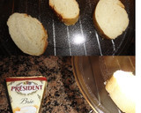 Foto del paso 1 de la receta: Montaditos de queso brie y membrillo