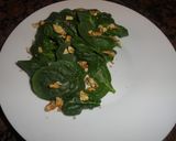 Foto del paso 3 de la receta: Tintorera al pesto con ensalada de espinacas, nueces y miel