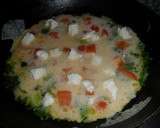 Foto del paso 4 de la receta: Frittata de tomate, cebolleta y queso de cabra
