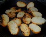 Foto del paso 1 de la receta: Tostas variadas de chorizos y pimientos de Padrón