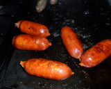 Foto del paso 2 de la receta: Tostas variadas de chorizos y pimientos de Padrón