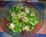 Foto del paso 2 de la receta: Ensalada de lechugas variadas con queso de cabra y mango