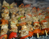 Foto del paso 4 de la receta: Brochetas mediterráneas con cebolla caramelizada