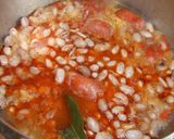 Foto del paso 2 de la receta: Alubias rojas con choricitos picantes