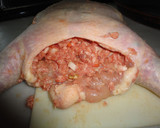 Foto del paso 3 de la receta: Pollo relleno de carne y frutos secos